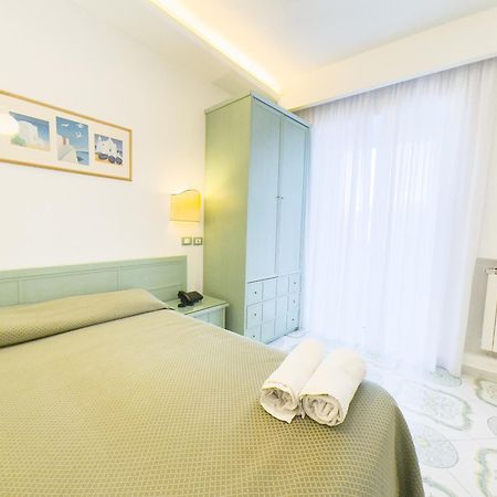 Hotel Parco Cartaromana Иския Екстериор снимка