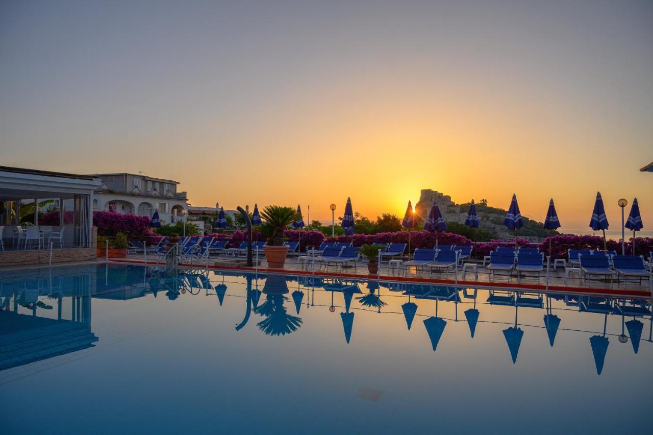 Hotel Parco Cartaromana Иския Екстериор снимка