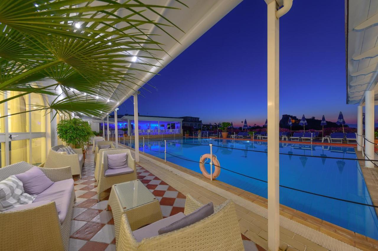 Hotel Parco Cartaromana Иския Екстериор снимка