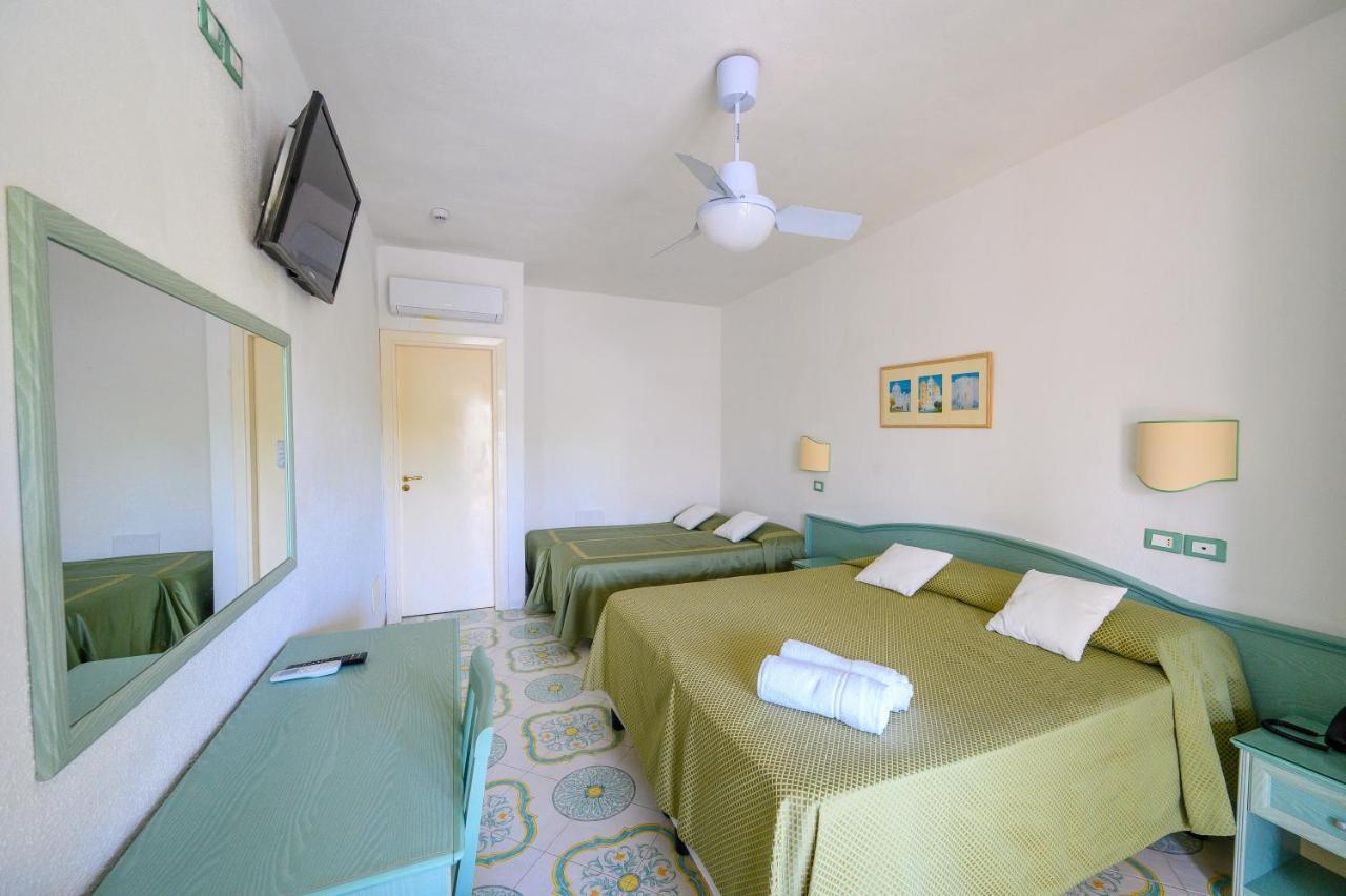 Hotel Parco Cartaromana Иския Екстериор снимка