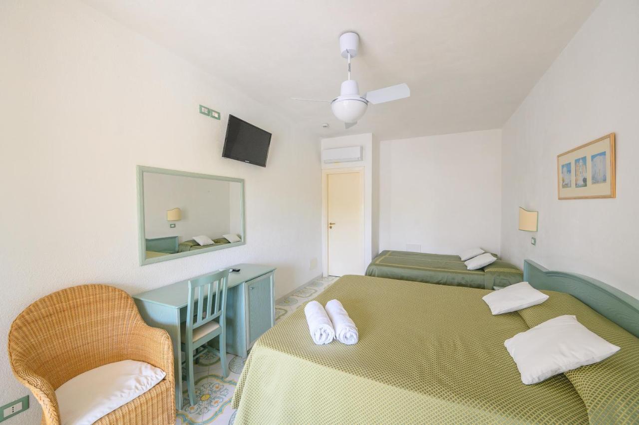 Hotel Parco Cartaromana Иския Екстериор снимка