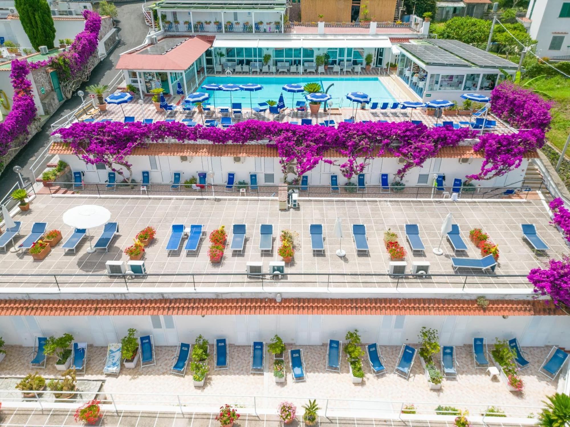 Hotel Parco Cartaromana Иския Екстериор снимка