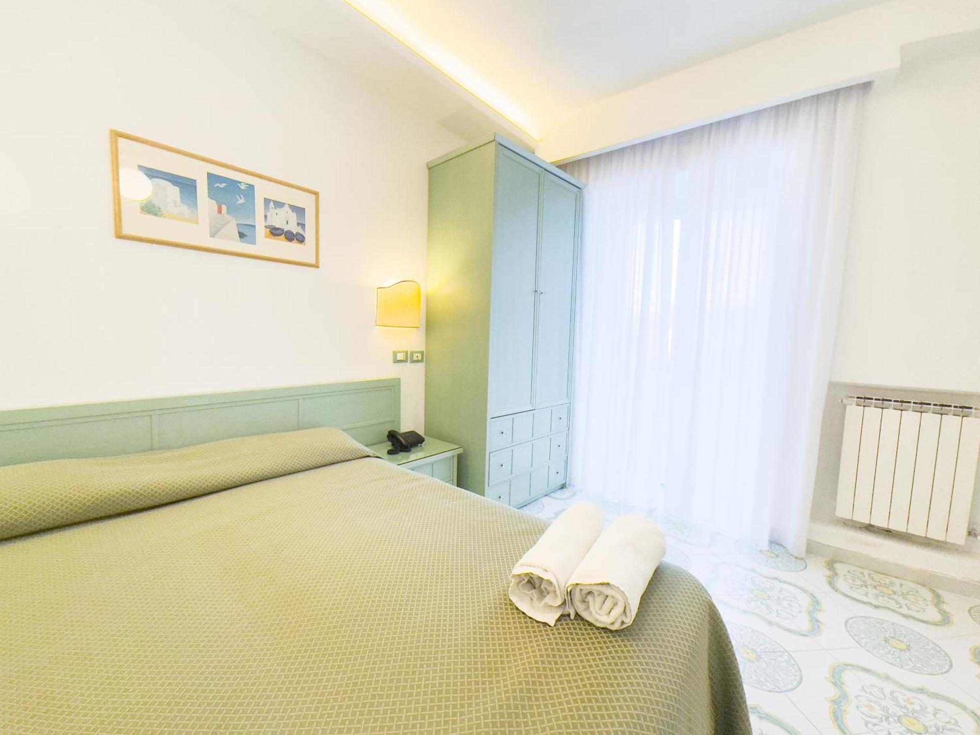 Hotel Parco Cartaromana Иския Екстериор снимка